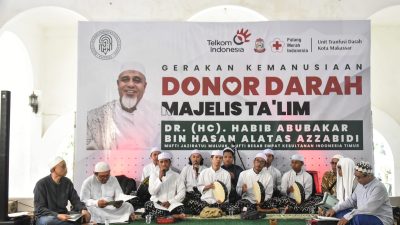 DONOR DARAH MT DR (HC) HABIB ABU BAKAR BIN HASAN AL-ATTAS AZZABIDI GANDENG PT.TELKOM MENGUMPULKAN 295 KANTONG DARAH DAN MENYALURKAN 2,5 TON BERAS KEPADA PARA PENDONOR
